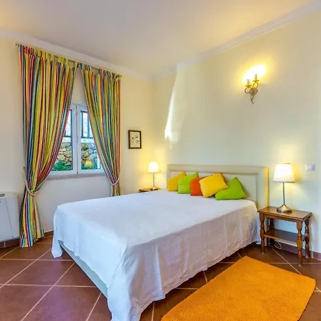 Villa Amarela *