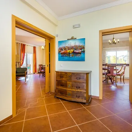 Villa Amarela