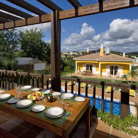 Villa Amarela *