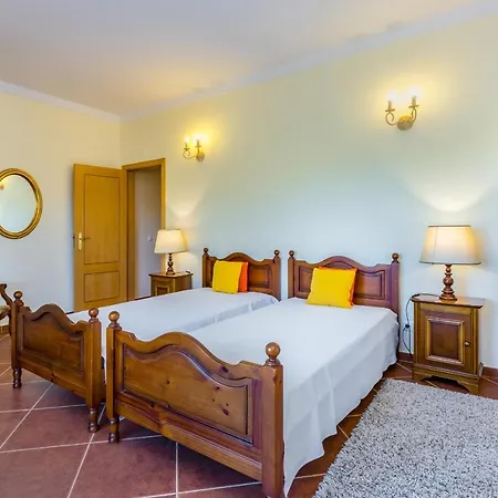 Amarela Villa