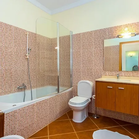Amarela Villa *